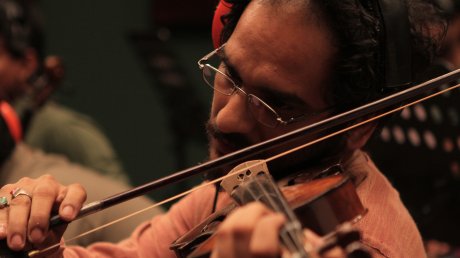 The Violin Player – a thrilling vibrato from India